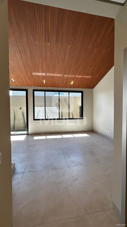 Casa de Condomínio à venda com 3 quartos, 210m² - Foto 3