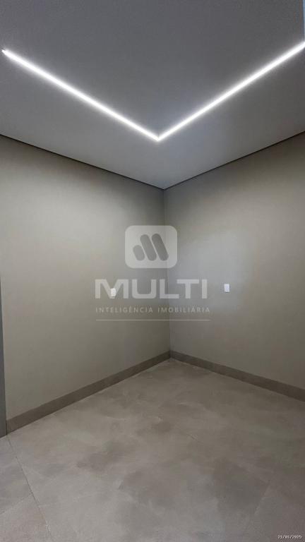 Casa de Condomínio à venda com 3 quartos, 210m² - Foto 4