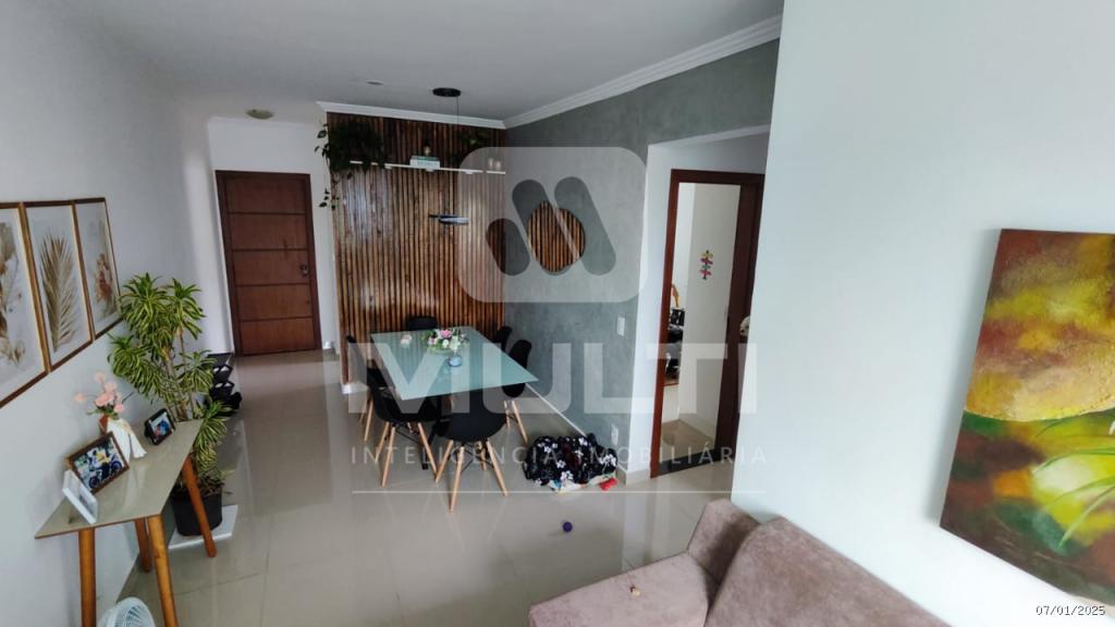Apartamento à venda com 2 quartos, 60m² - Foto 2