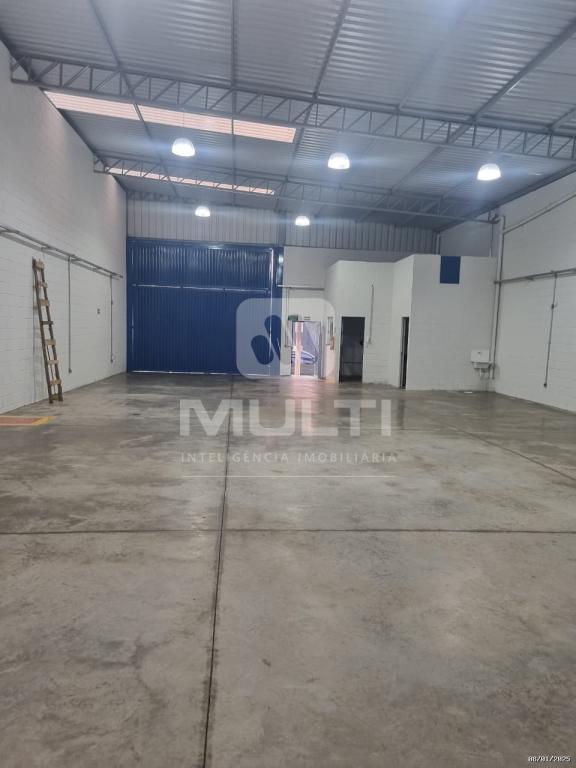 Casa à venda com 1 quarto, 278m² - Foto 1