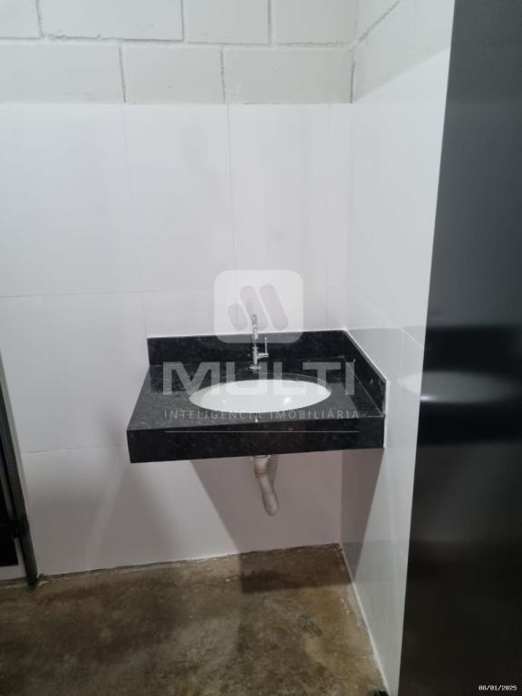 Casa à venda com 1 quarto, 278m² - Foto 2