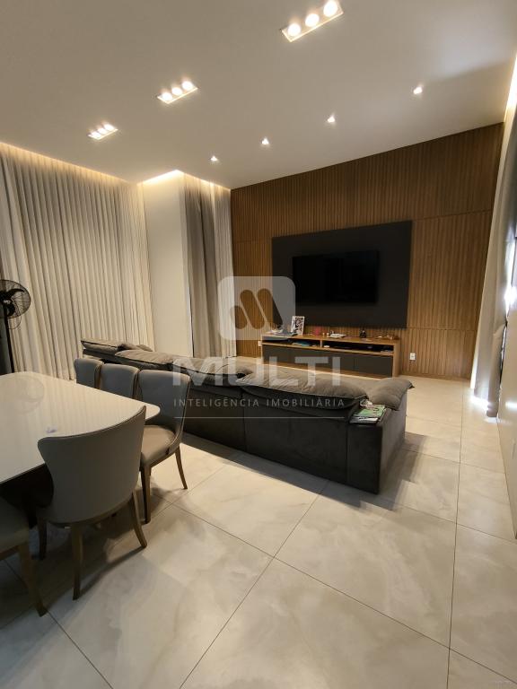 Casa, 5 quartos, 199 m² - Foto 3