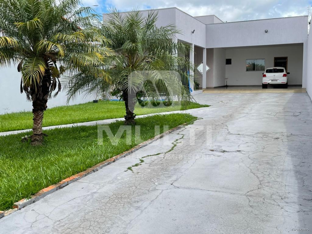 Casa à venda com 3 quartos, 197m² - Foto 1