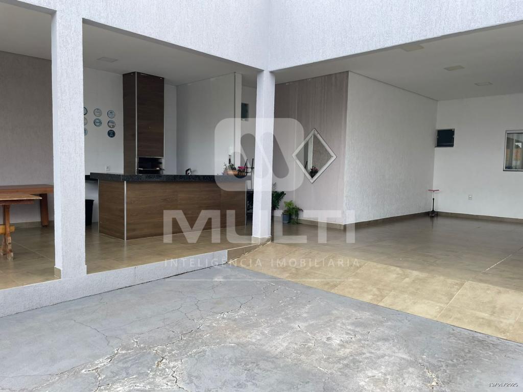 Casa à venda com 3 quartos, 197m² - Foto 3