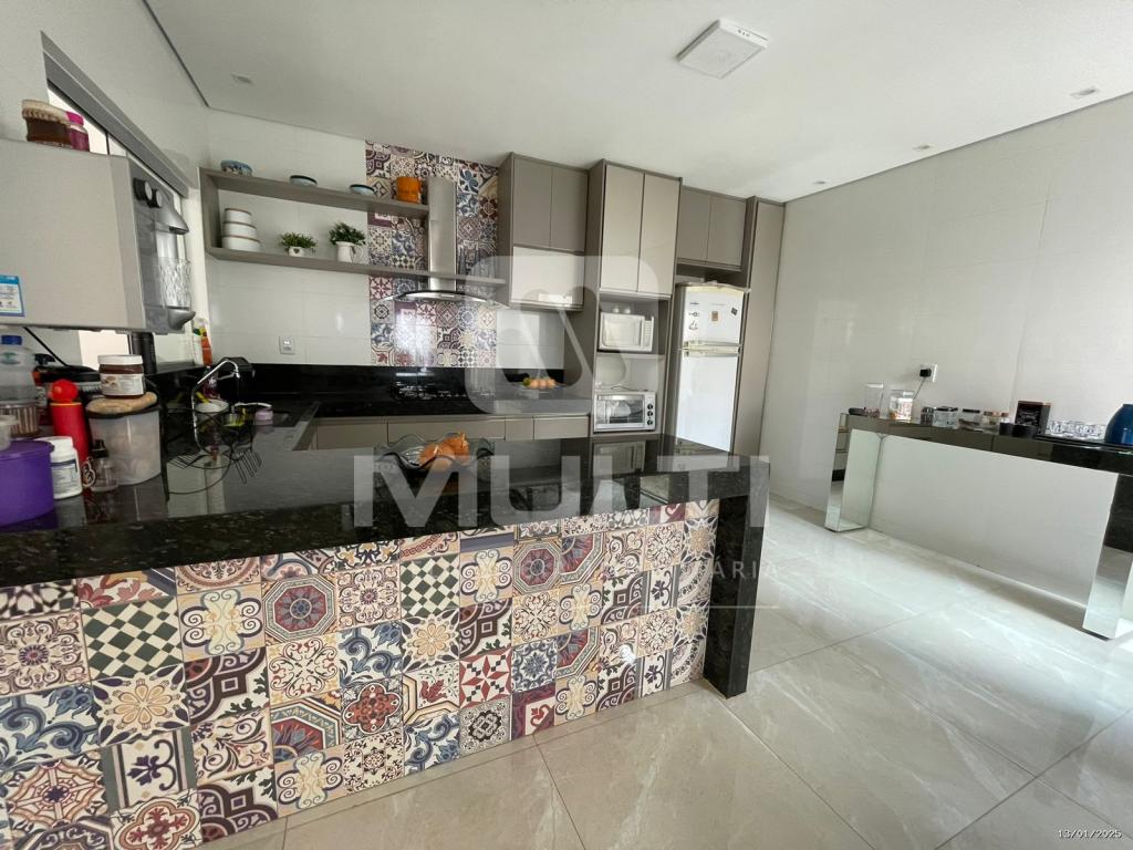 Casa à venda com 3 quartos, 197m² - Foto 8