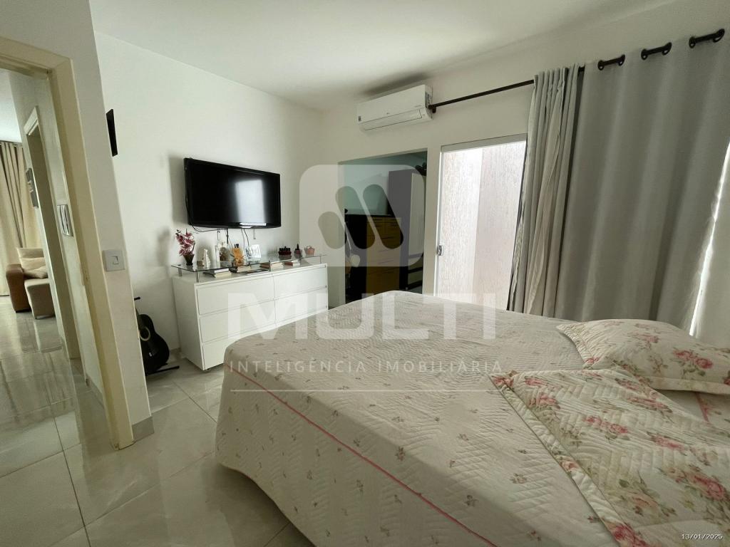 Casa à venda com 3 quartos, 197m² - Foto 15