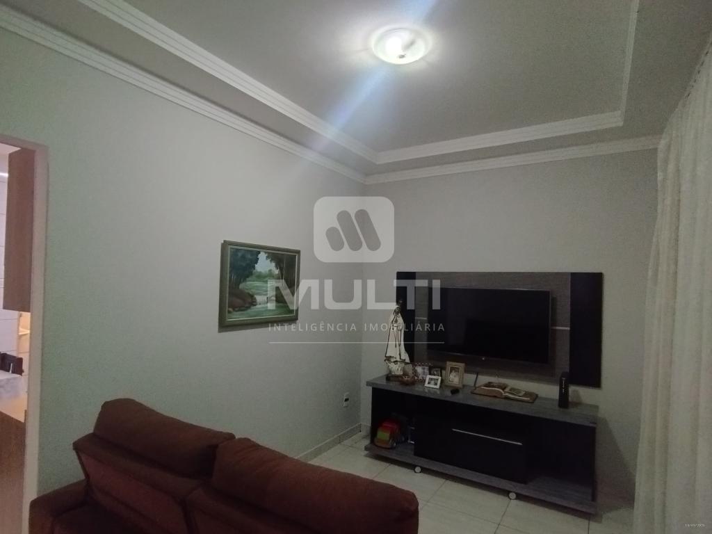 Apartamento à venda com 3 quartos, 70m² - Foto 2