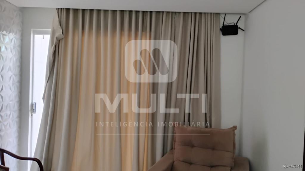 Casa à venda com 2 quartos, 133m² - Foto 2