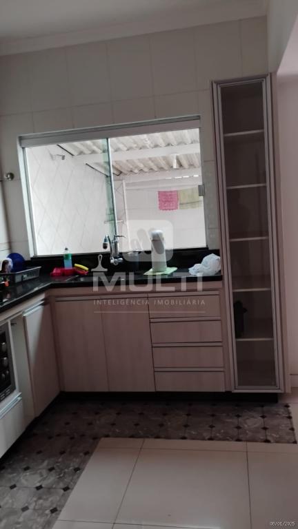 Casa à venda com 2 quartos, 133m² - Foto 7