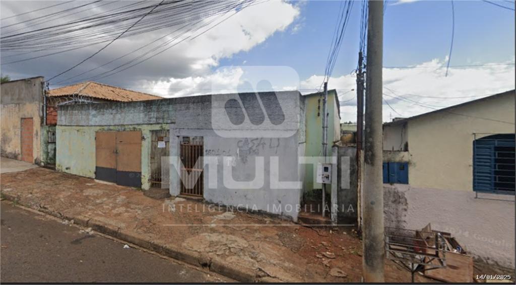 Terreno à venda com 1 quarto, 360m² - Foto 2