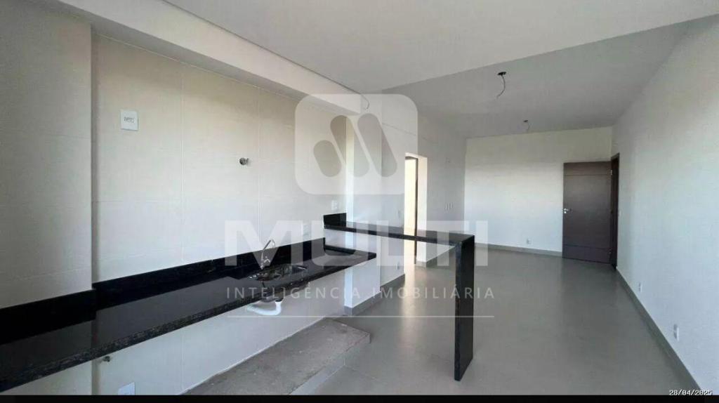 Apartamento à venda com 2 quartos, 62m² - Foto 3