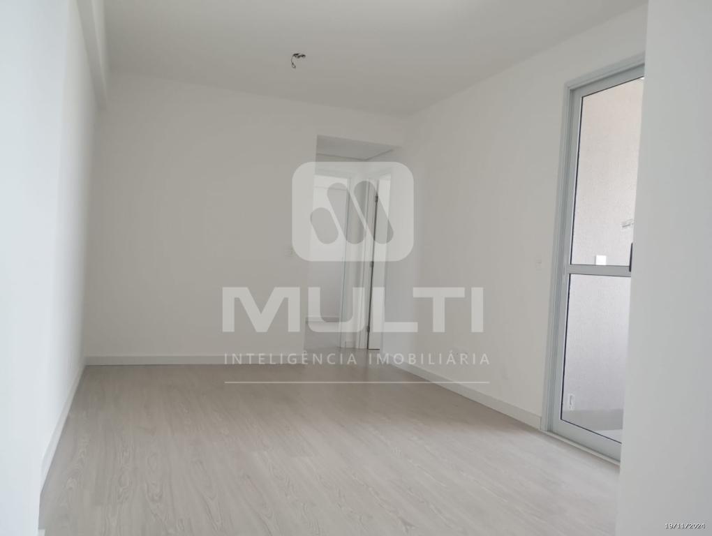Apartamento à venda com 2 quartos, 66m² - Foto 2
