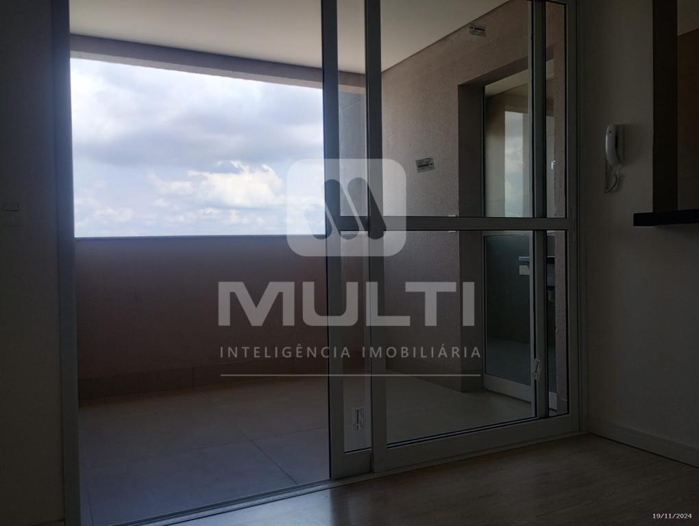Apartamento à venda com 2 quartos, 66m² - Foto 4