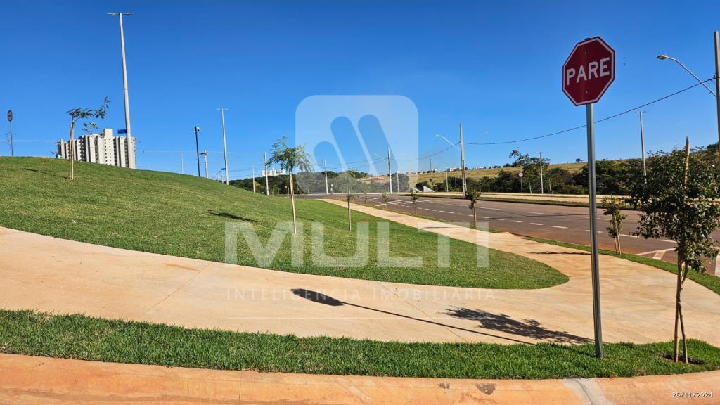 Terreno à venda com 1 quarto, 264m² - Foto 2