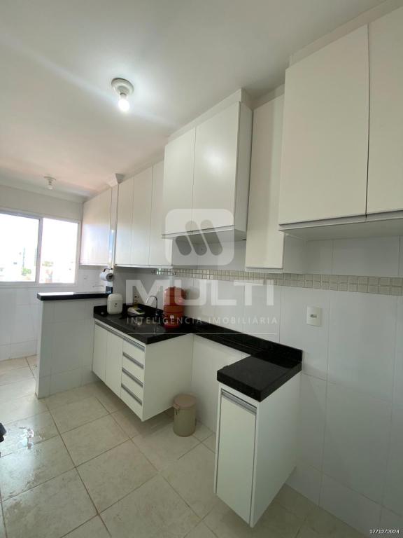 Apartamento à venda com 3 quartos, 85m² - Foto 2