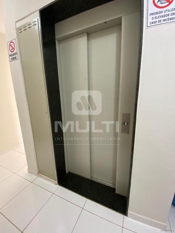 Apartamento à venda com 3 quartos, 85m² - Foto 4
