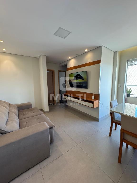 Apartamento à venda com 2 quartos, 62m² - Foto 1