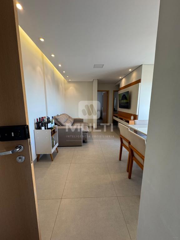 Apartamento à venda com 2 quartos, 62m² - Foto 2