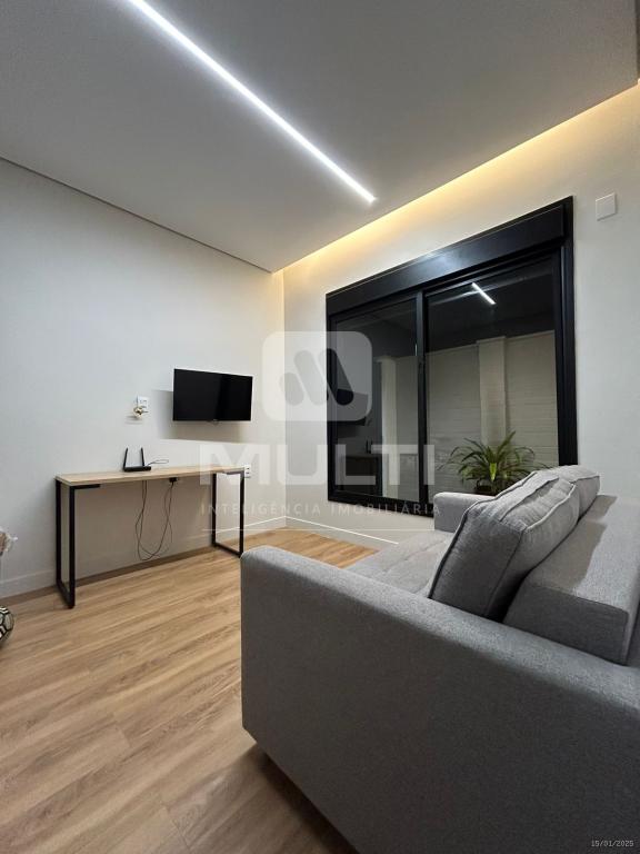 Casa de Condomínio à venda com 4 quartos, 230m² - Foto 1