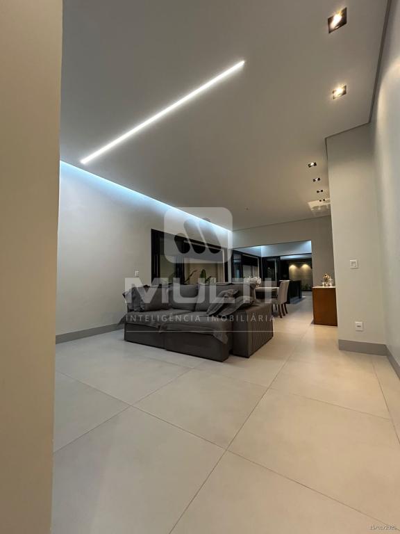 Casa de Condomínio à venda com 4 quartos, 230m² - Foto 3