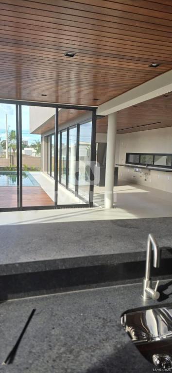 Casa de Condomínio à venda com 3 quartos, 277m² - Foto 3