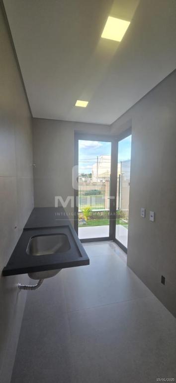 Casa de Condomínio à venda com 3 quartos, 277m² - Foto 4