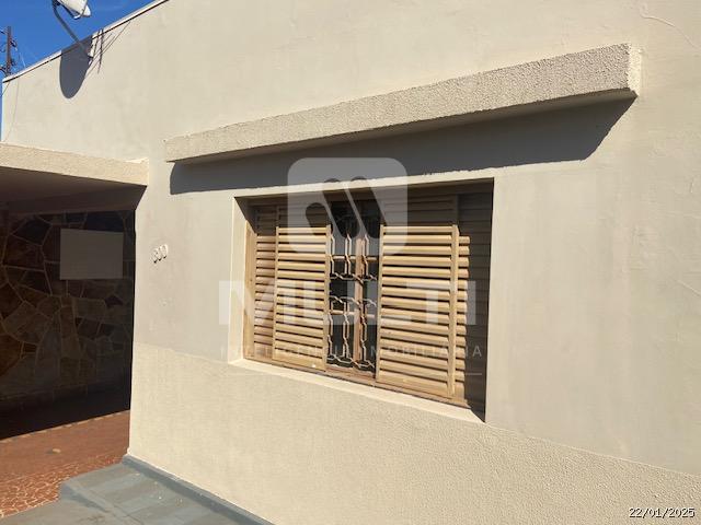 Casa à venda com 3 quartos, 180m² - Foto 2