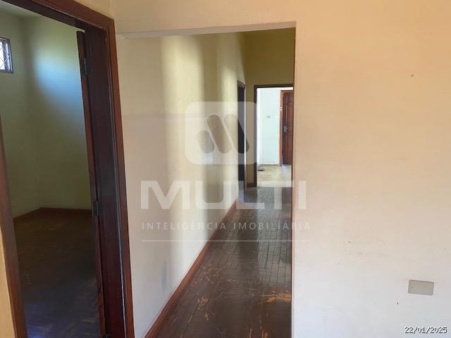 Casa à venda com 3 quartos, 180m² - Foto 3