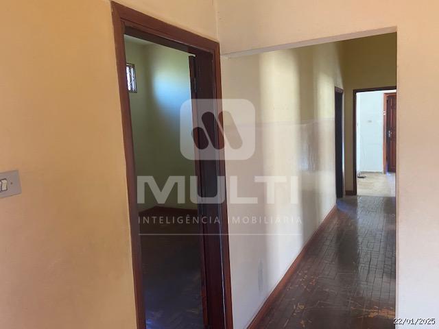 Casa à venda com 3 quartos, 180m² - Foto 4