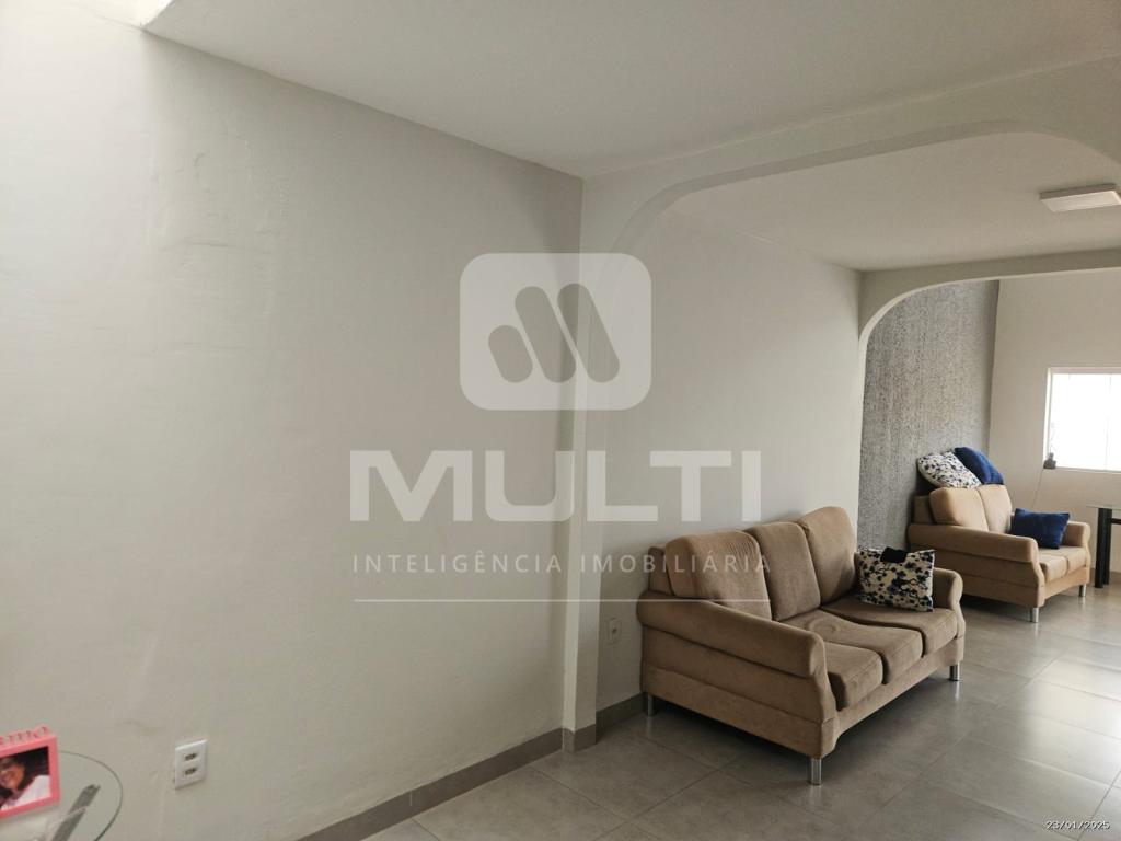 Casa à venda com 3 quartos, 190m² - Foto 2