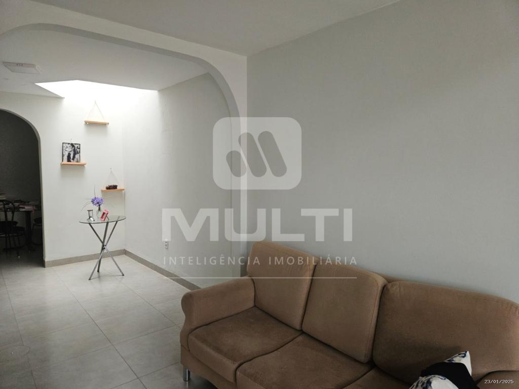 Casa à venda com 3 quartos, 190m² - Foto 3