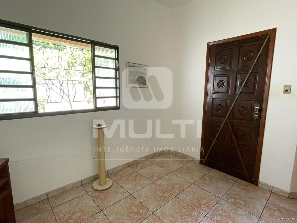 Casa à venda com 3 quartos, 229m² - Foto 2