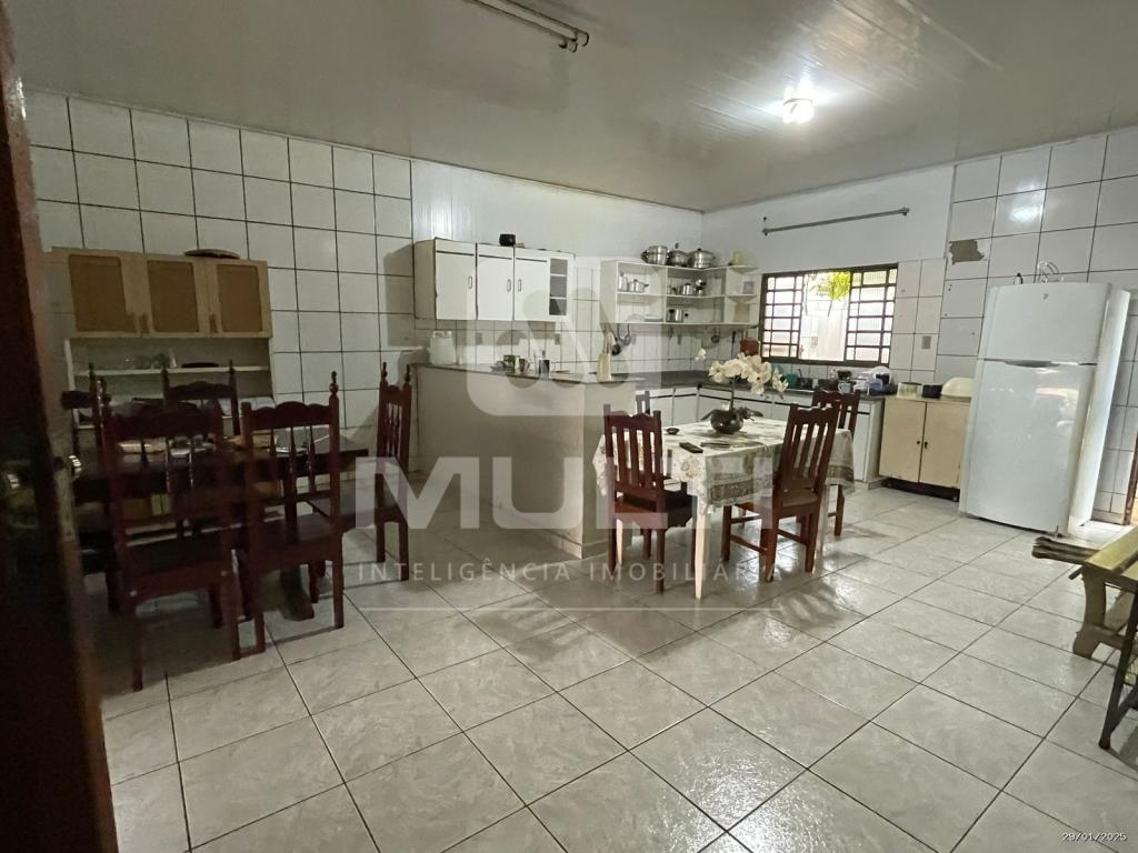 Casa à venda com 3 quartos, 229m² - Foto 5