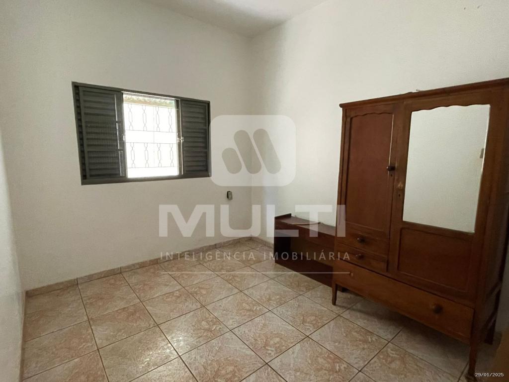 Casa à venda com 3 quartos, 229m² - Foto 9