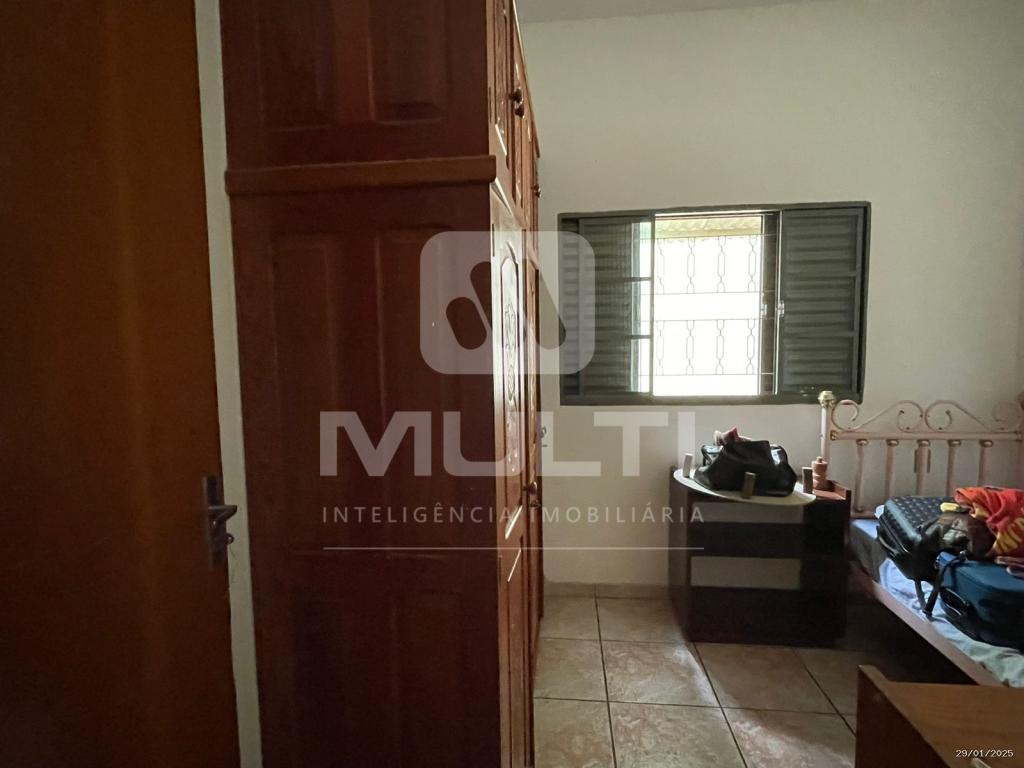 Casa à venda com 3 quartos, 229m² - Foto 11