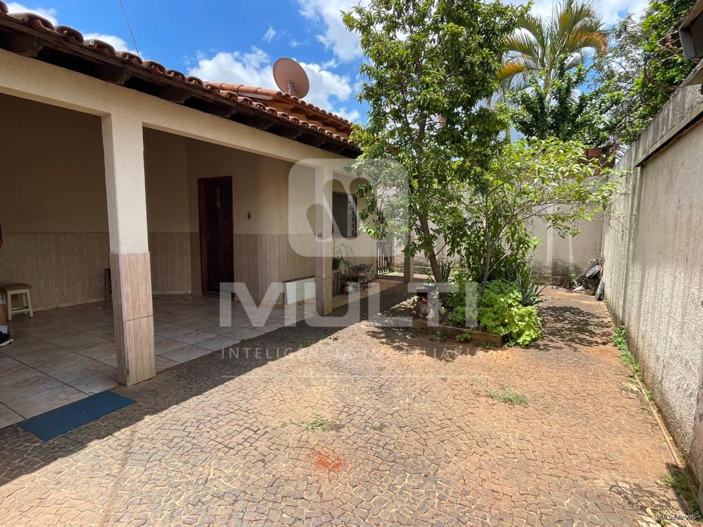 Casa à venda com 3 quartos, 229m² - Foto 18