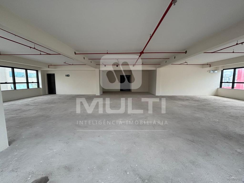 Conjunto Comercial-Sala à venda com 1 quarto, 211m² - Foto 2
