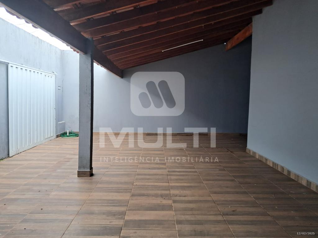 Casa à venda com 2 quartos, 130m² - Foto 1