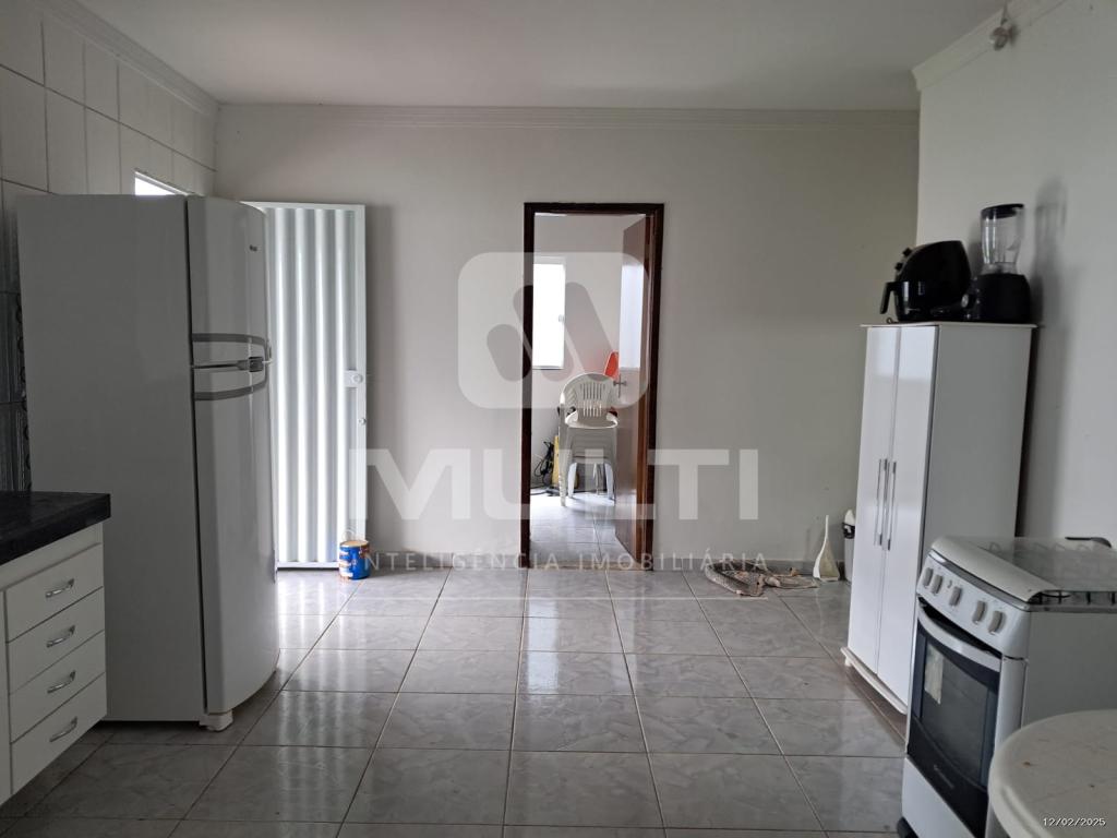 Casa à venda com 2 quartos, 130m² - Foto 3
