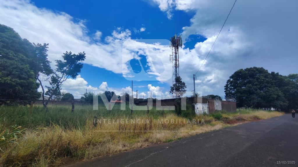 Chácara à venda com 3 quartos, 100m² - Foto 2