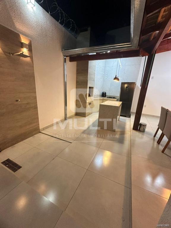 Casa à venda com 2 quartos, 100m² - Foto 6
