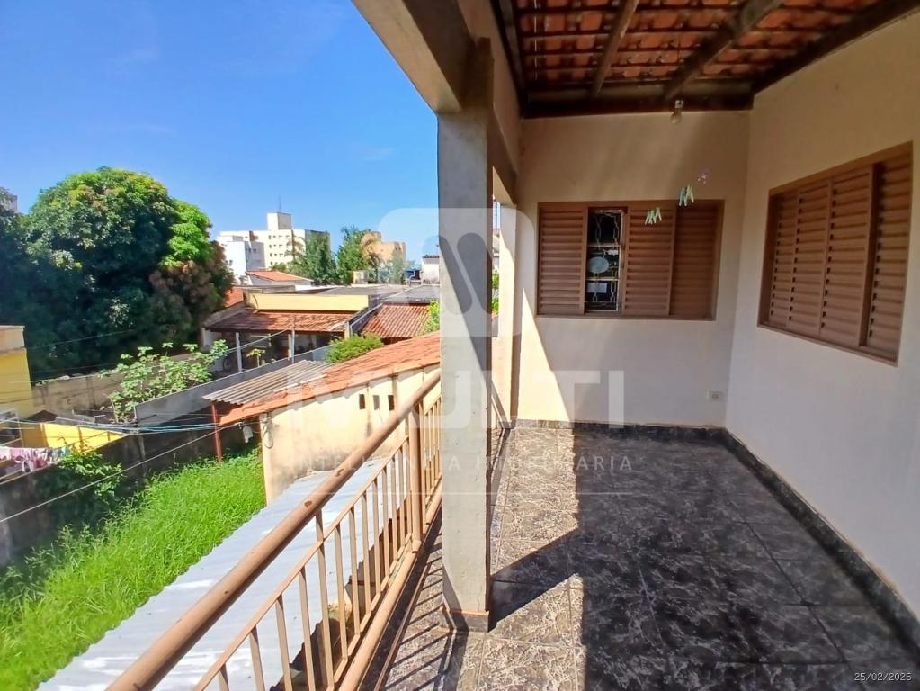 Terreno à venda com 1 quarto, 100m² - Foto 10