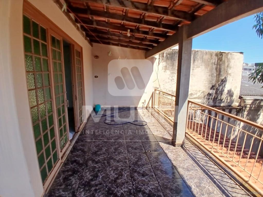 Terreno à venda com 1 quarto, 100m² - Foto 11