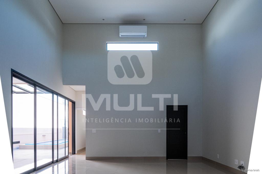 Casa à venda com 3 quartos, 190m² - Foto 2