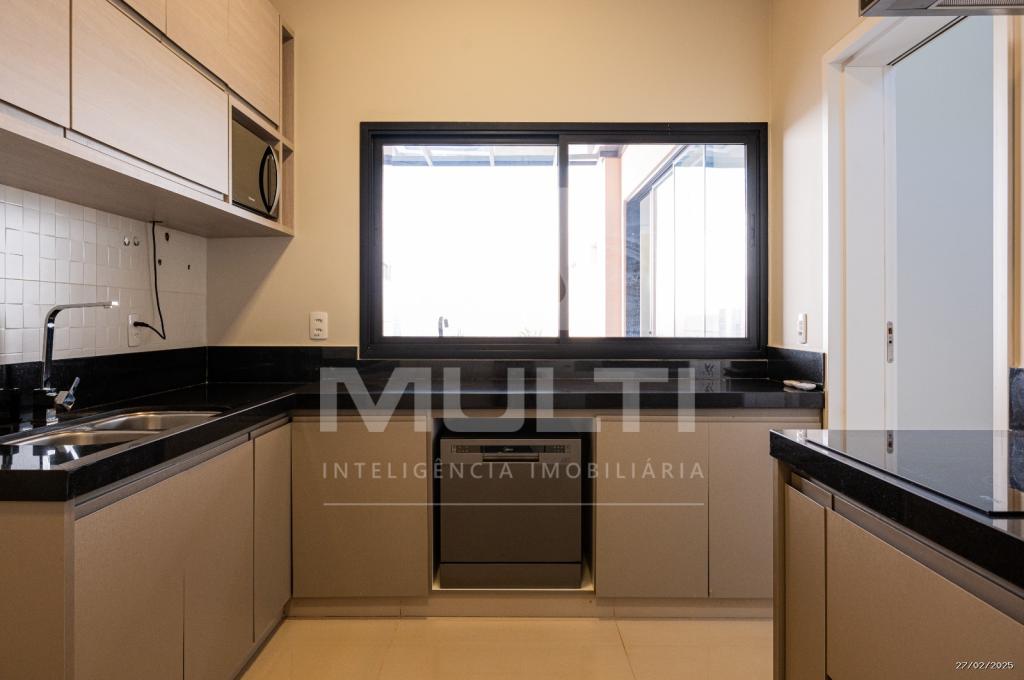 Casa à venda com 3 quartos, 190m² - Foto 4