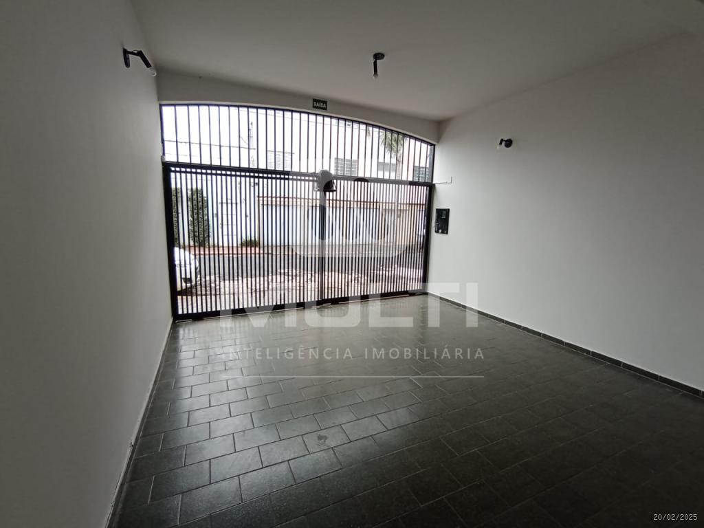 Casa à venda com 3 quartos, 176m² - Foto 1