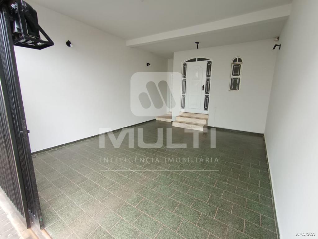 Casa à venda com 3 quartos, 176m² - Foto 2