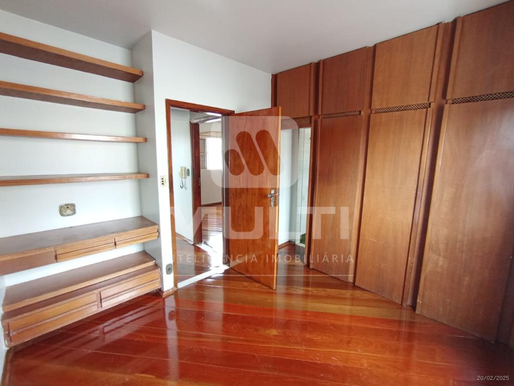 Casa à venda com 3 quartos, 176m² - Foto 14