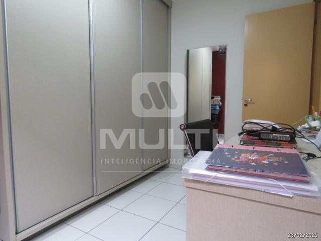 Apartamento à venda com 2 quartos, 61m² - Foto 4