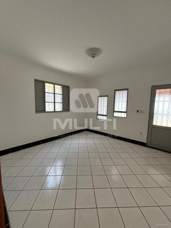 Casa, 5 quartos, 230 m² - Foto 1